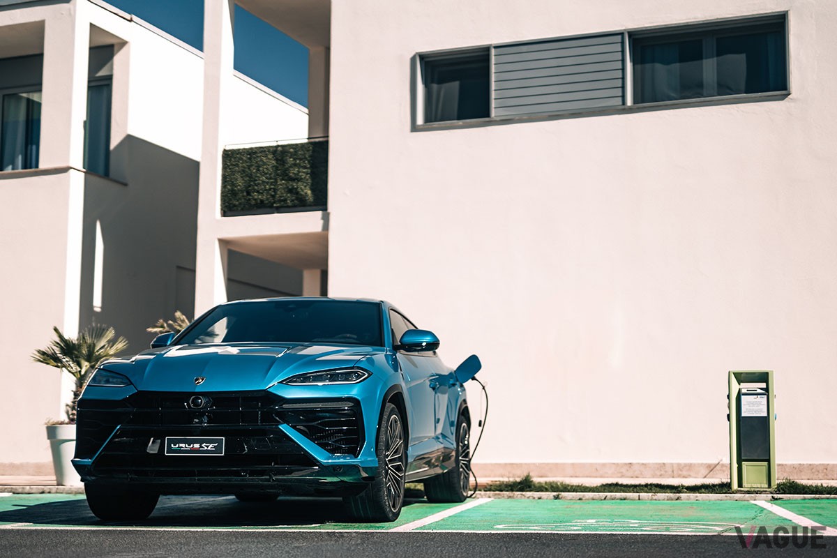 ランボルギーニ新型「ウルスSE」