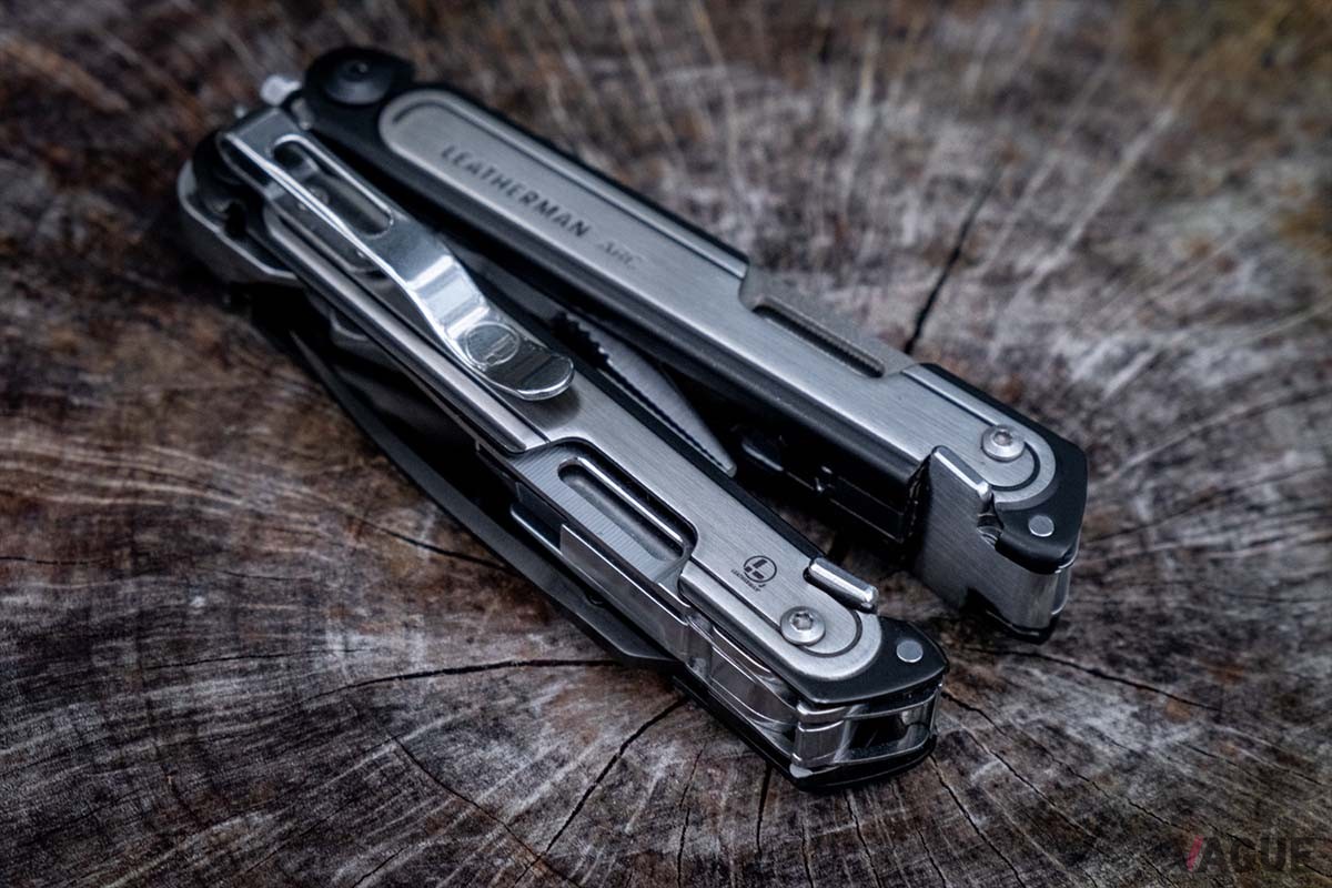 「ARC（アーク）」はハンドルに内蔵したマグネットでハンドルにロックがかかるFREEシステムを採用したハイエンドモデル