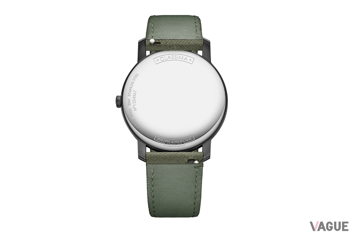 スティール製のフルケースバックはポリッシュ仕上げ