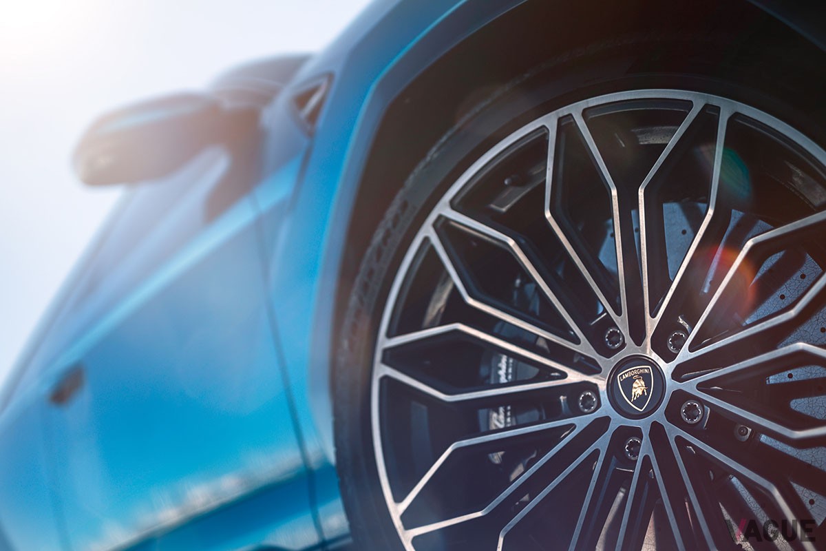 ランボルギーニ新型「ウルスSE」