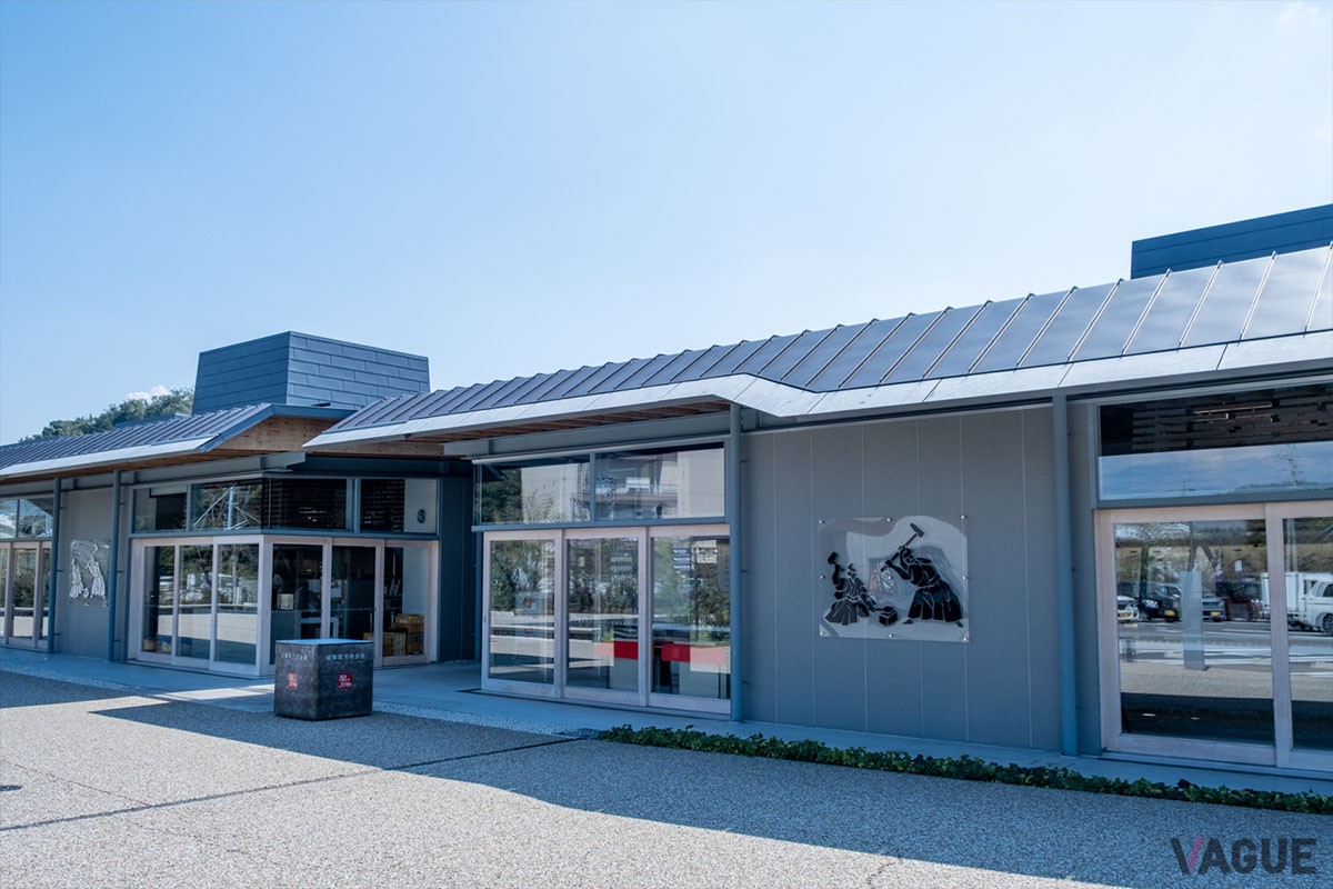 モキナイフにほど近い「岐阜関刃物会館」では、関の刃物の歴史が紹介され製品の購入が可能です
