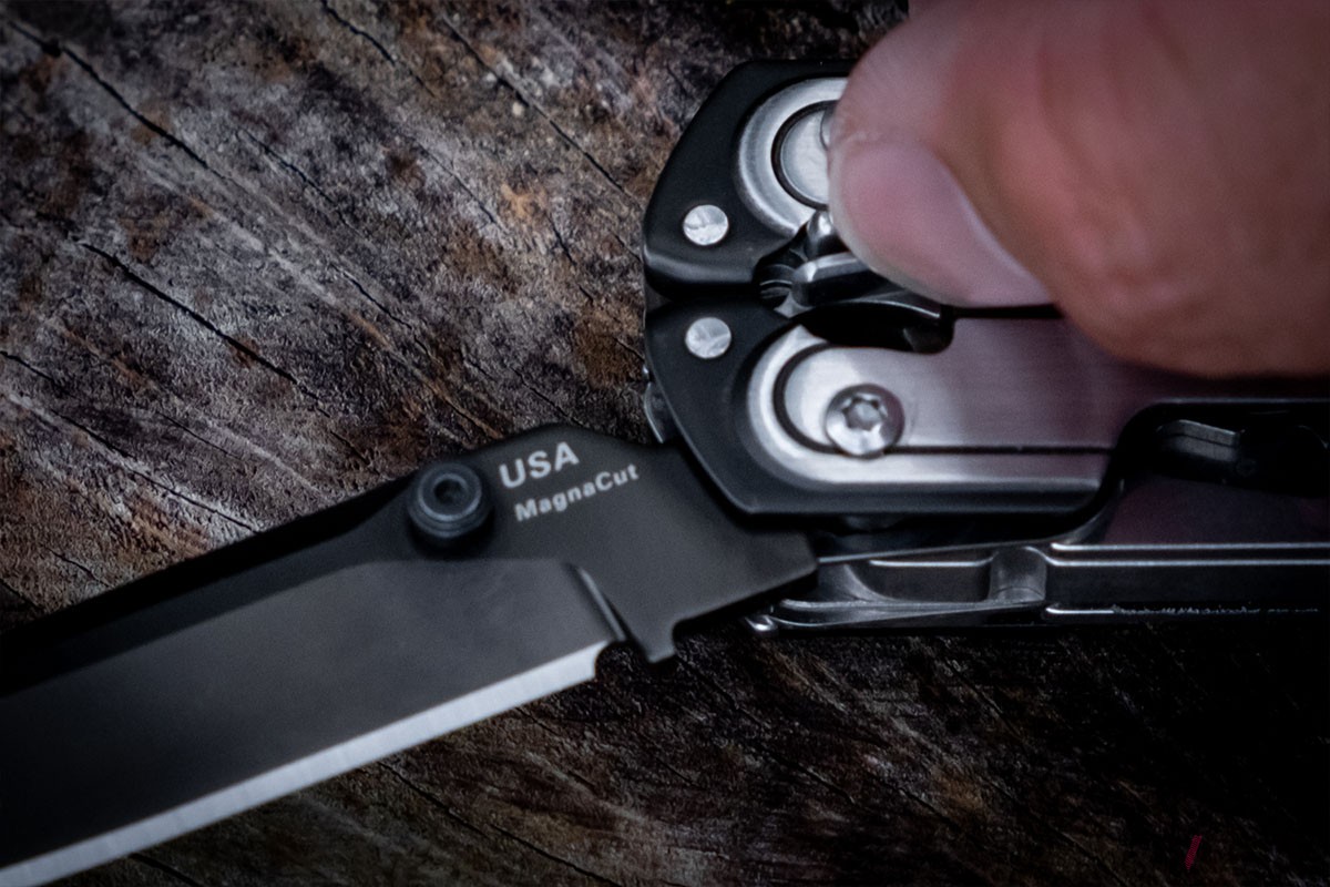 「ARC（アーク）」のツールは「ハの字型」のロックを採用。スムーズで確実に動作します