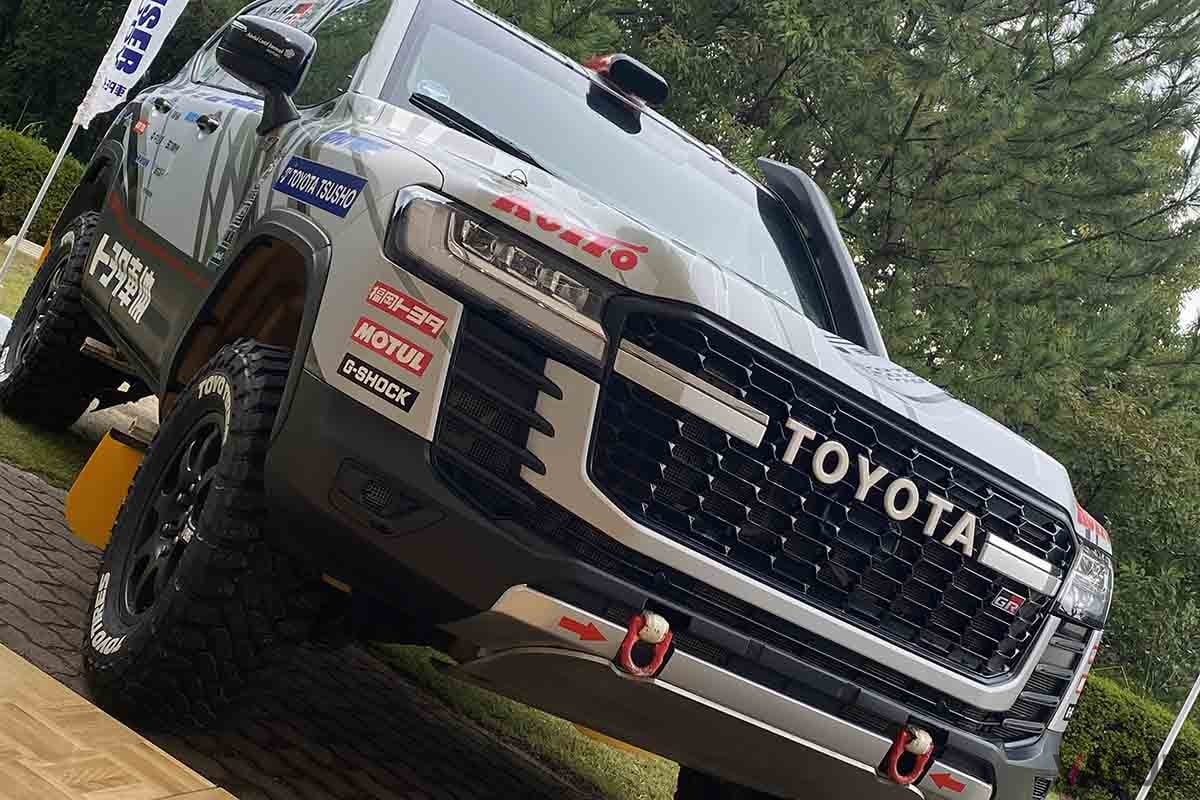 TLC「ランドクルーザー300 GR SPORT」2024ダカールラリー参戦車両