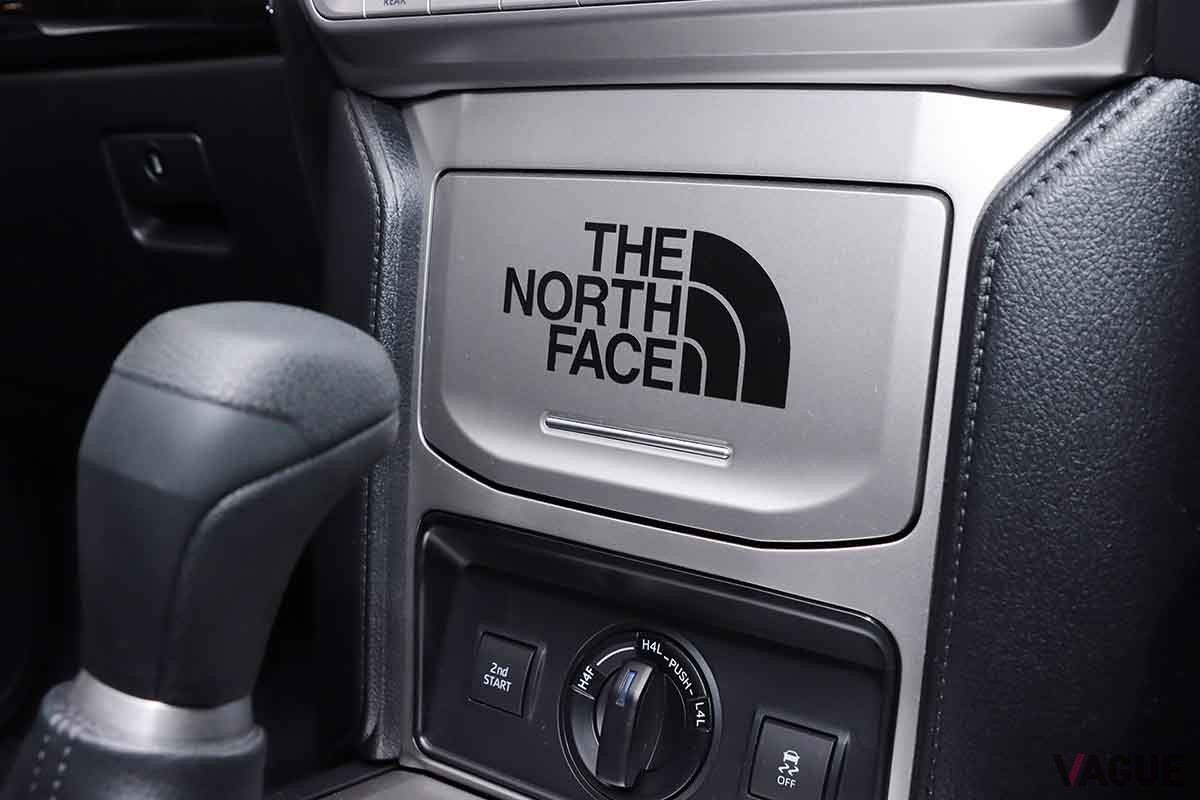 ジャパンモビリティーショー2023に出展されている「CORDE byランドクルーザープラド NEWSCAPE」のインテリア