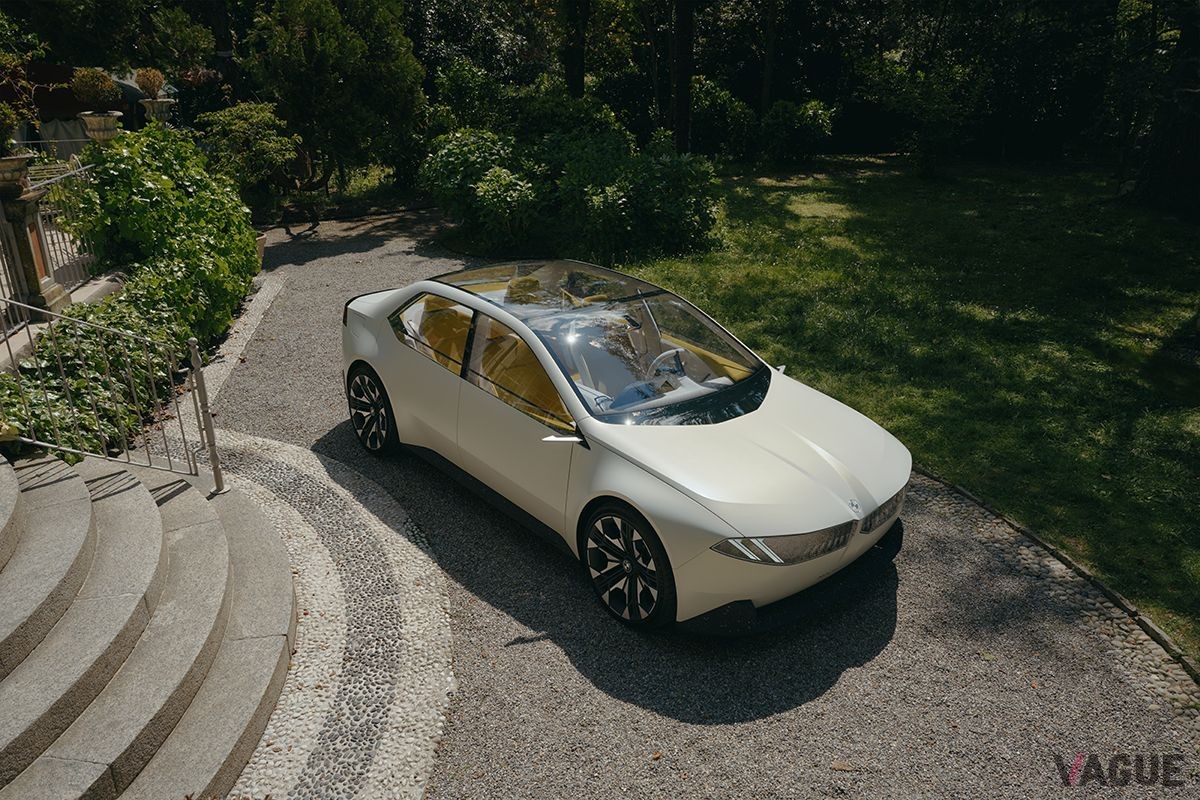 ジャパンモビリティショー2023に出展されたBMW「ビジョン・ノイエ・クラッセ」