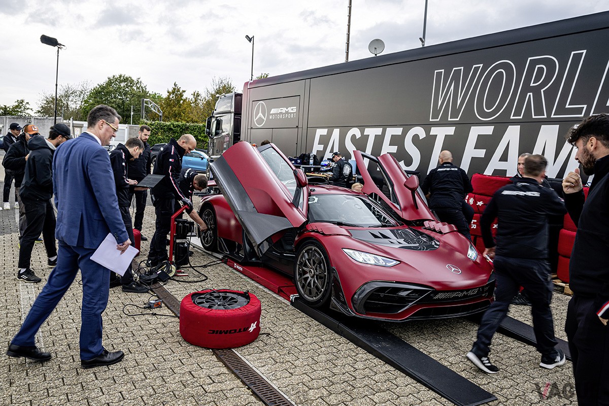 ノルドシュライフェで6分29秒090という量産車の新記録を叩き出したメルセデスAMG「ワン」