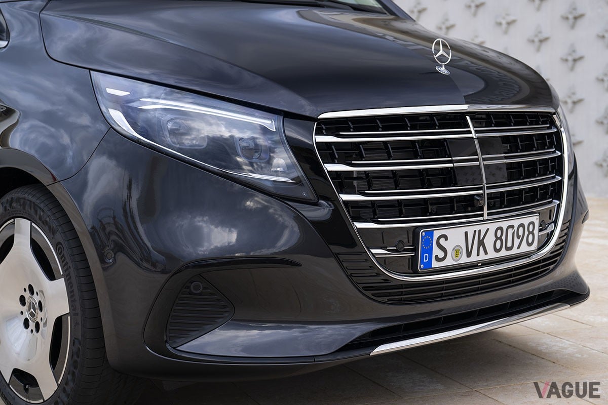 送料込み【純正品】GLA メルセデス Mercedes 外装 フロントグリル  