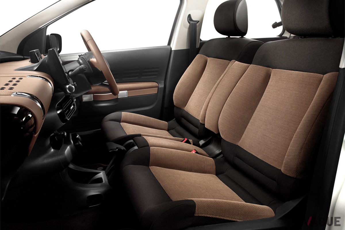 2016年に日本に登場したシトロエン「C4カクタス」のインテリア