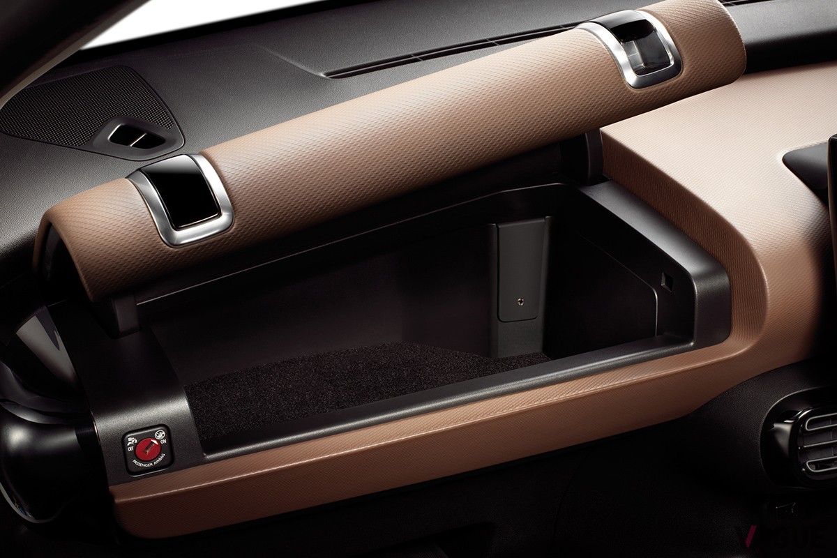 2016年に日本に登場したシトロエン「C4カクタス」のインテリア