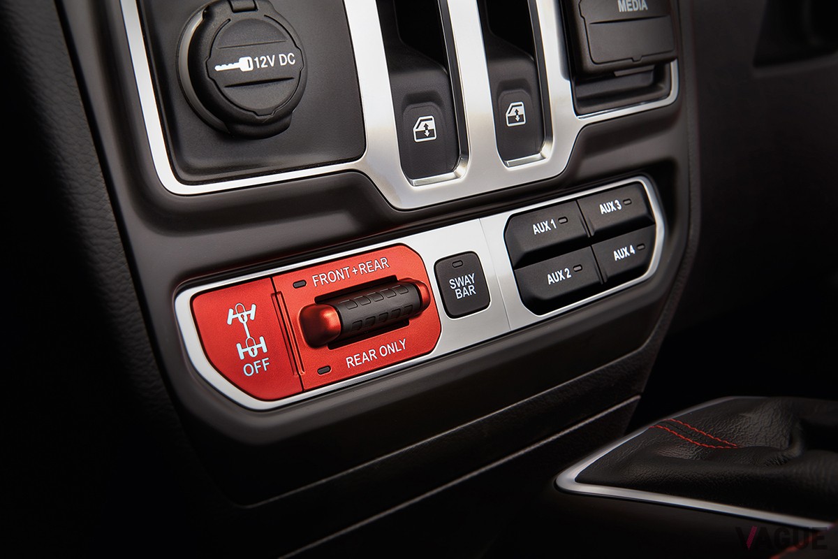 100台限定で登場した「ジープ・ラングラー ルビコン2ドア」のインテリア