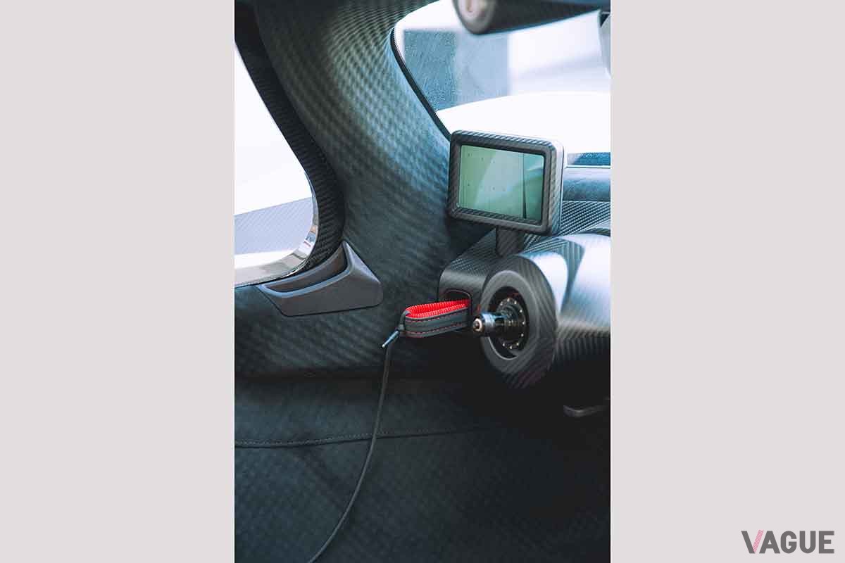 RMサザビーズオークションに登場した20222年式アストンマーティン「ヴァルキリー」走行距離わずか109㎞という極上車だ Alfie Goodrich ©2024 Courtesy of RM Sotheby's