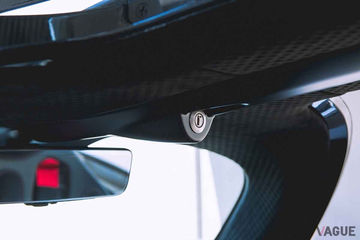 RMサザビーズオークションに登場した20222年式アストンマーティン「ヴァルキリー」走行距離わずか109㎞という極上車だ Alfie Goodrich ©2024 Courtesy of RM Sotheby's