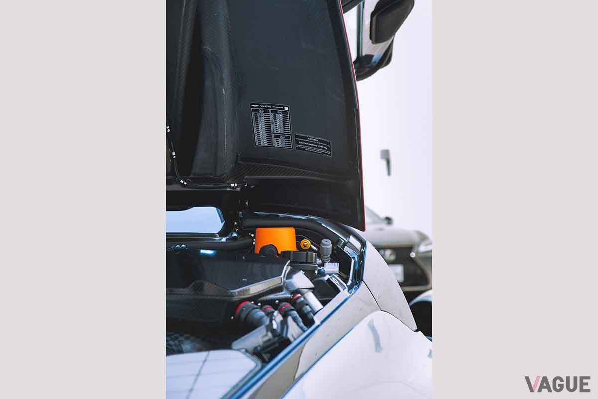RMサザビーズオークションに登場した20222年式アストンマーティン「ヴァルキリー」走行距離わずか109㎞という極上車だ Alfie Goodrich ©2024 Courtesy of RM Sotheby's
