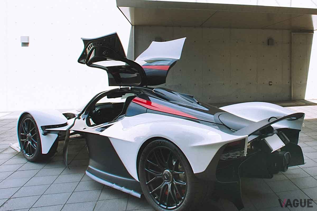 RMサザビーズオークションに登場した20222年式アストンマーティン「ヴァルキリー」走行距離わずか109㎞という極上車だ Alfie Goodrich ©2024 Courtesy of RM Sotheby's