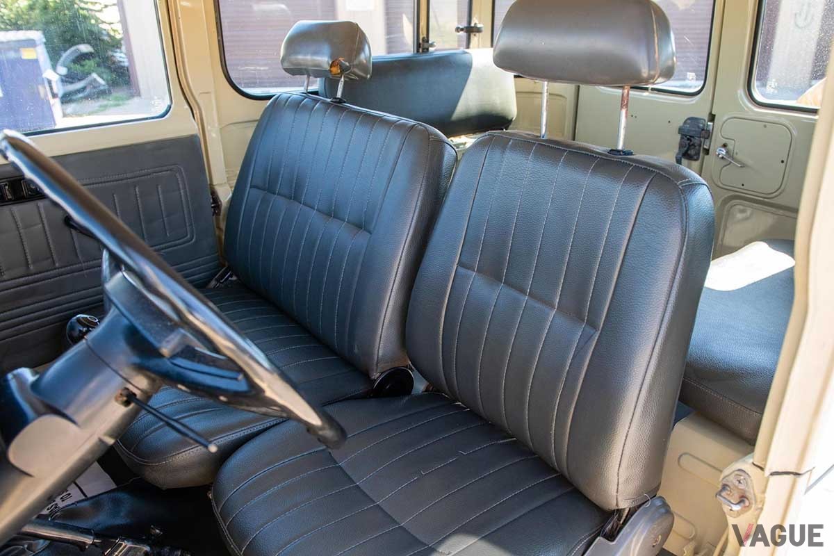 米国オークション「Cars and Bids」に出品された1982年式「ランドクルーザー40」のインテリア