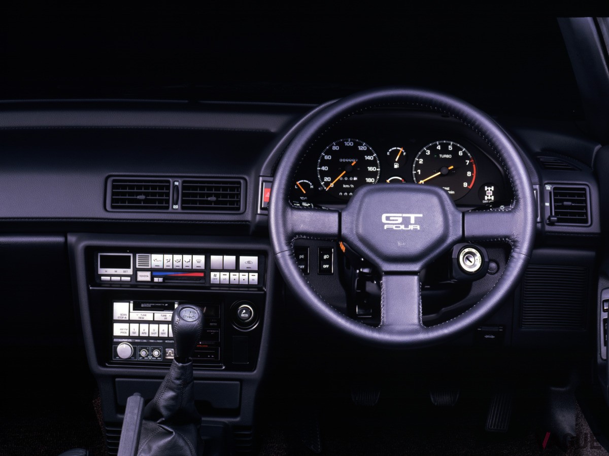 ST162型「トヨタ セリカ 2000GT-R」（写真はセリカ2000GT−FOUR）