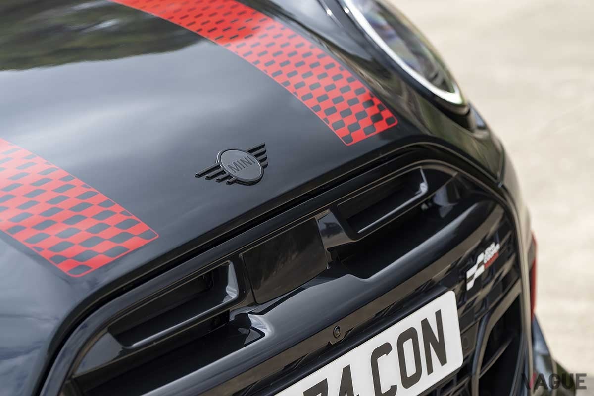 新型「ミニJCW」「ミニJCWコンバーチブル」世界初公開！ 今度の高性能