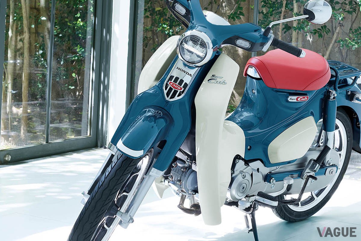 2024年3月に登場したホンダ「スーパーカブC125」の新色、パールボスポラスブルー