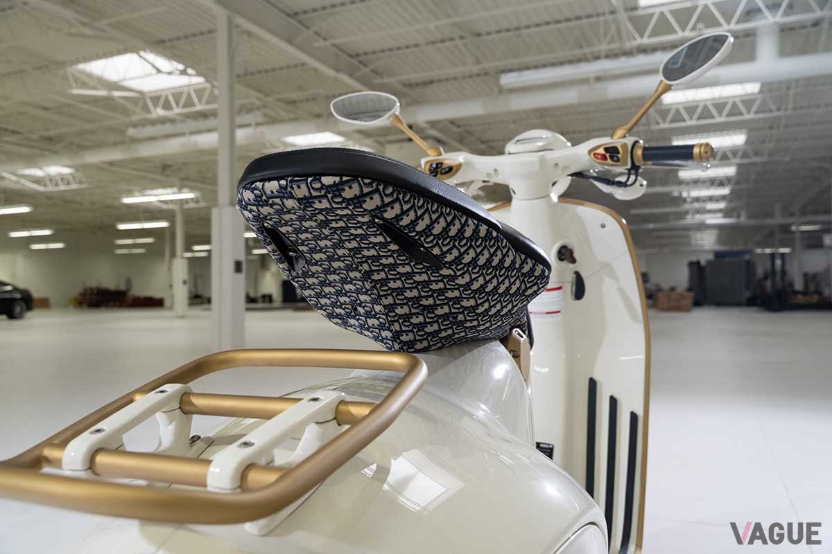 オークションに出品された2022年式ベスパ「946 クリスチャン・ディオールリミテッド・エディション」Kevin McCauley(c)2024 Courtesy of RM Sotheby's