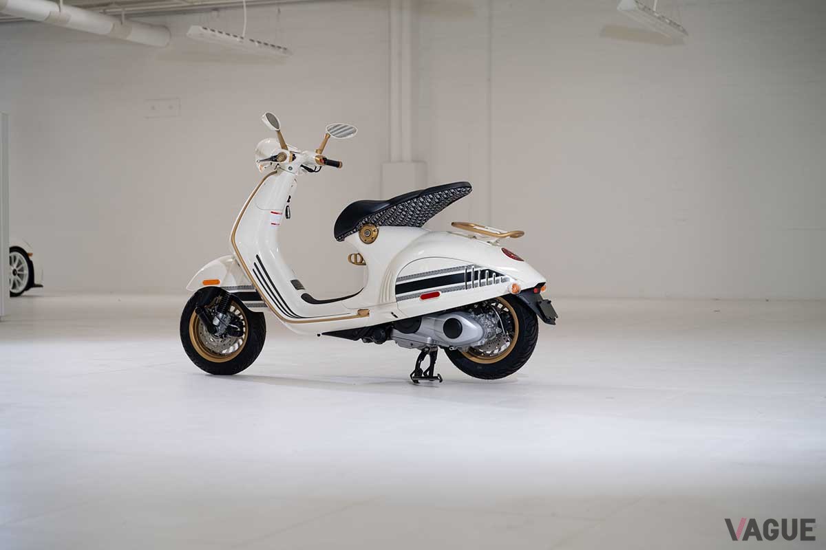 オークションに出品された2022年式ベスパ「946 クリスチャン・ディオールリミテッド・エディション」Kevin McCauley(c)2024 Courtesy of RM Sotheby's