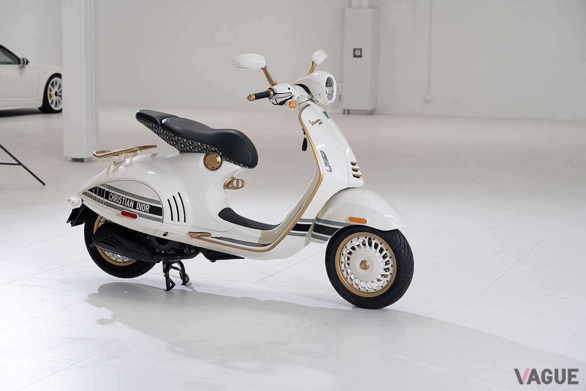オークションに出品された2022年式ベスパ「946 クリスチャン・ディオールリミテッド・エディション」Kevin McCauley(c)2024 Courtesy of RM Sotheby's