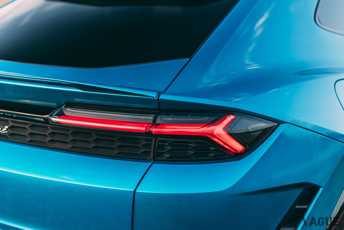 ランボルギーニ新型「ウルスSE」