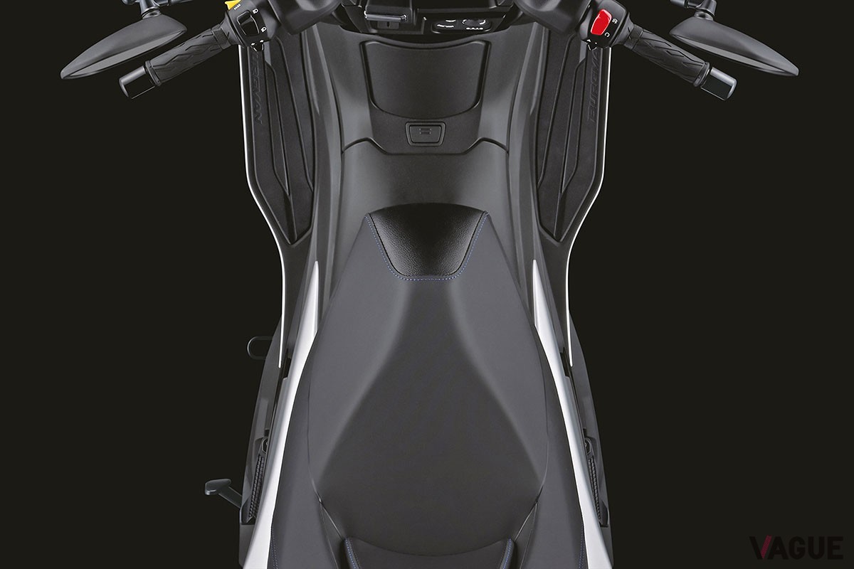 国産唯一の400ccビッグスクーターであるスズキ「バーグマン400 ABS」の価格が改定された