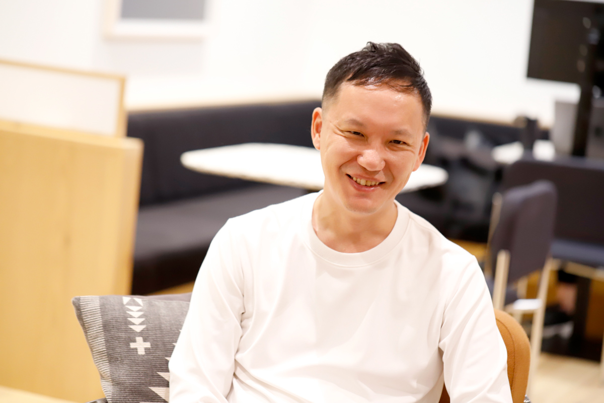 COCCHiの概要について解説するパイオニア マーケティング課 大野耕平さん 撮影場所： WeWork 