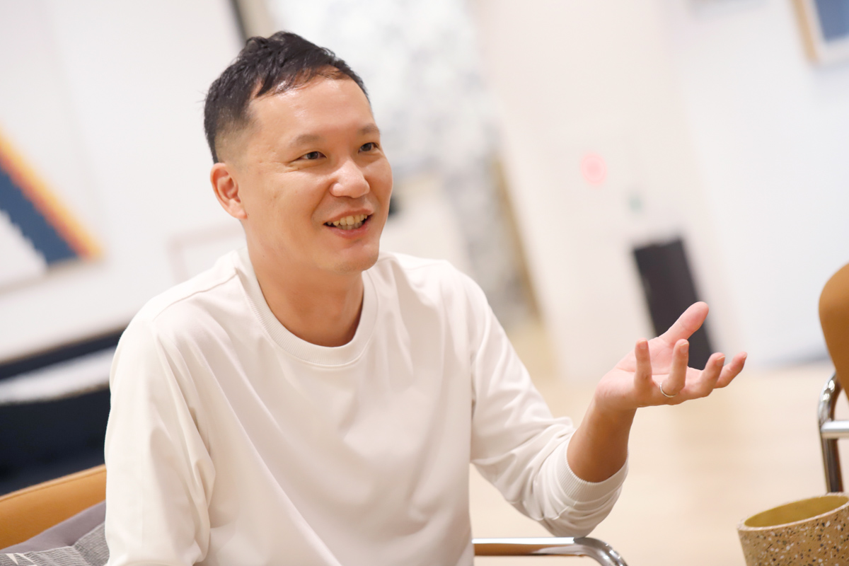 COCCHiの概要について解説するパイオニア マーケティング課 大野耕平さん 撮影場所： WeWork 