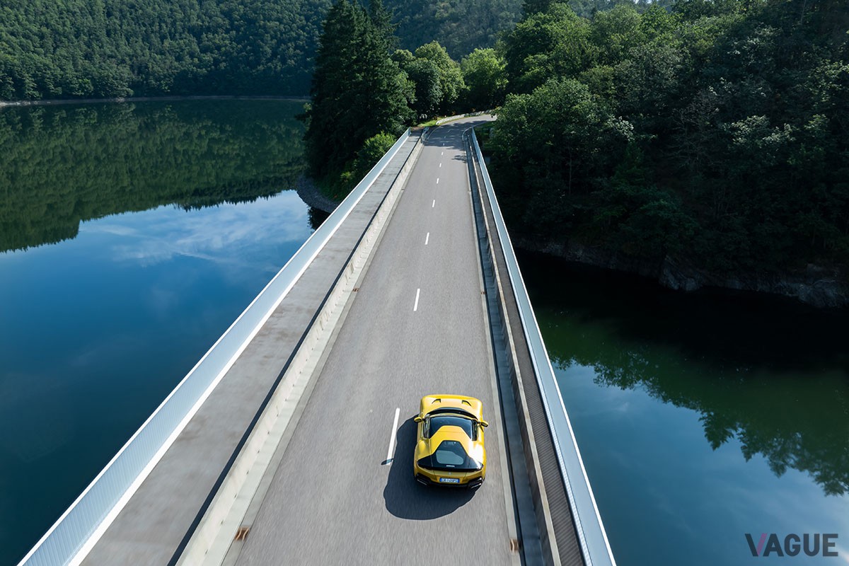 フェラーリ新型「ドーディチ チリンドリ」