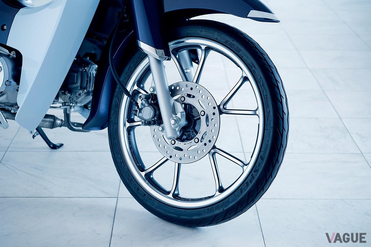 2018年6月に発売されたホンダ「スーパーカブC125」。1958年登場の初代スーパーカブをオマージュしたモデルだ