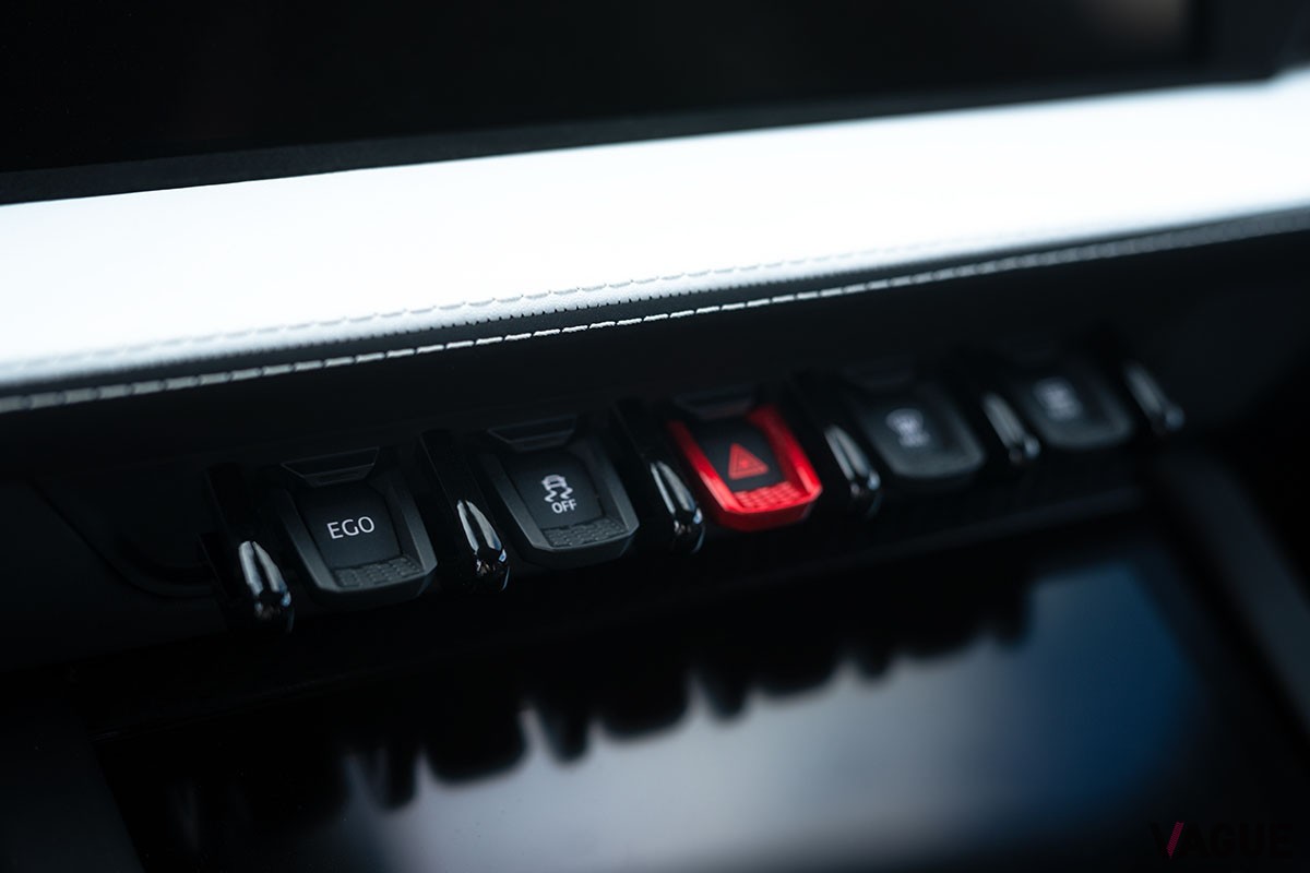 ランボルギーニ新型「ウルスSE」