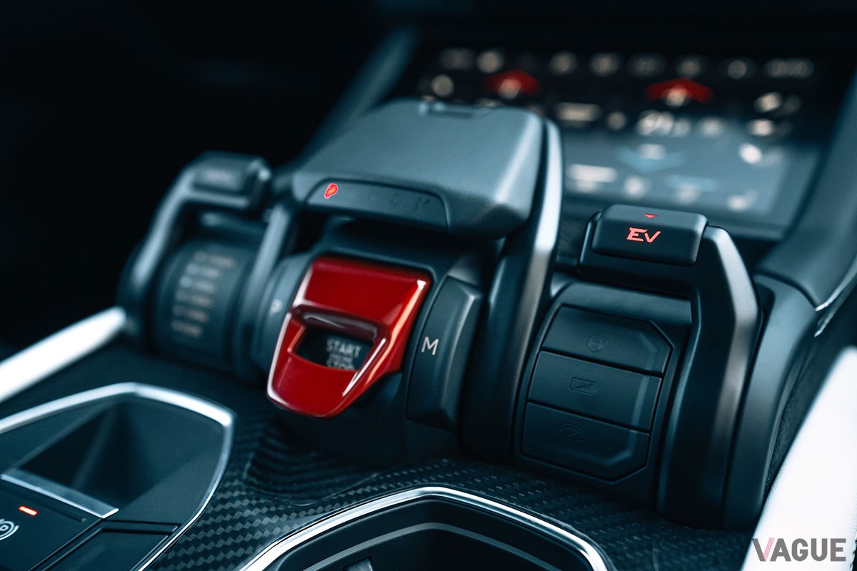 ランボルギーニ新型「ウルスSE」