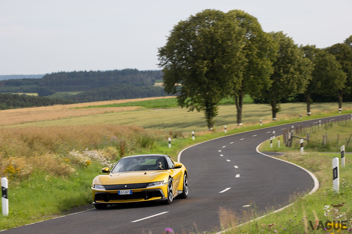 フェラーリ新型「ドーディチ チリンドリ」