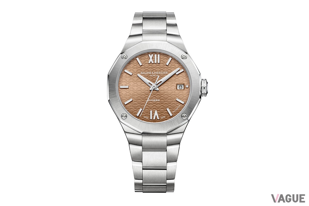 地中海から望むエステレル山岳違いの乾いた岩の連なる丘陵を、サン・サテン仕上げのラッカーダイヤルで表現する