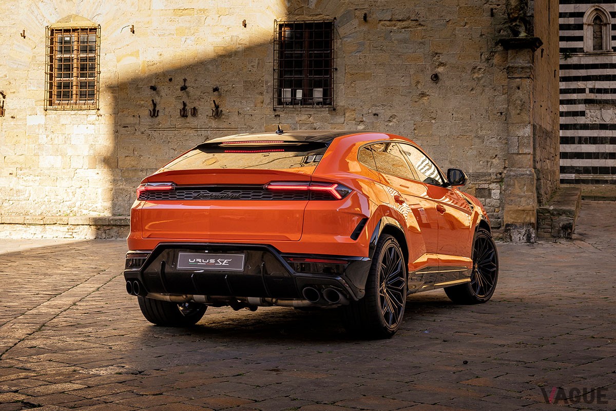 ランボルギーニ新型「ウルスSE」