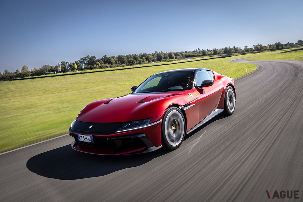 フェラーリ新型「ドーディチ チリンドリ」