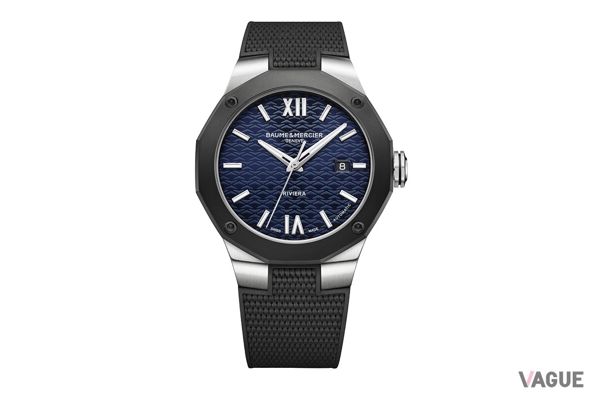 奥深さを湛えたダークブルーのダイヤルがマリンブルーの深海への旅に誘う。四隅に穿たれた4本のビスもADLCスティールのベゼルと色を合わせて一体感を演出