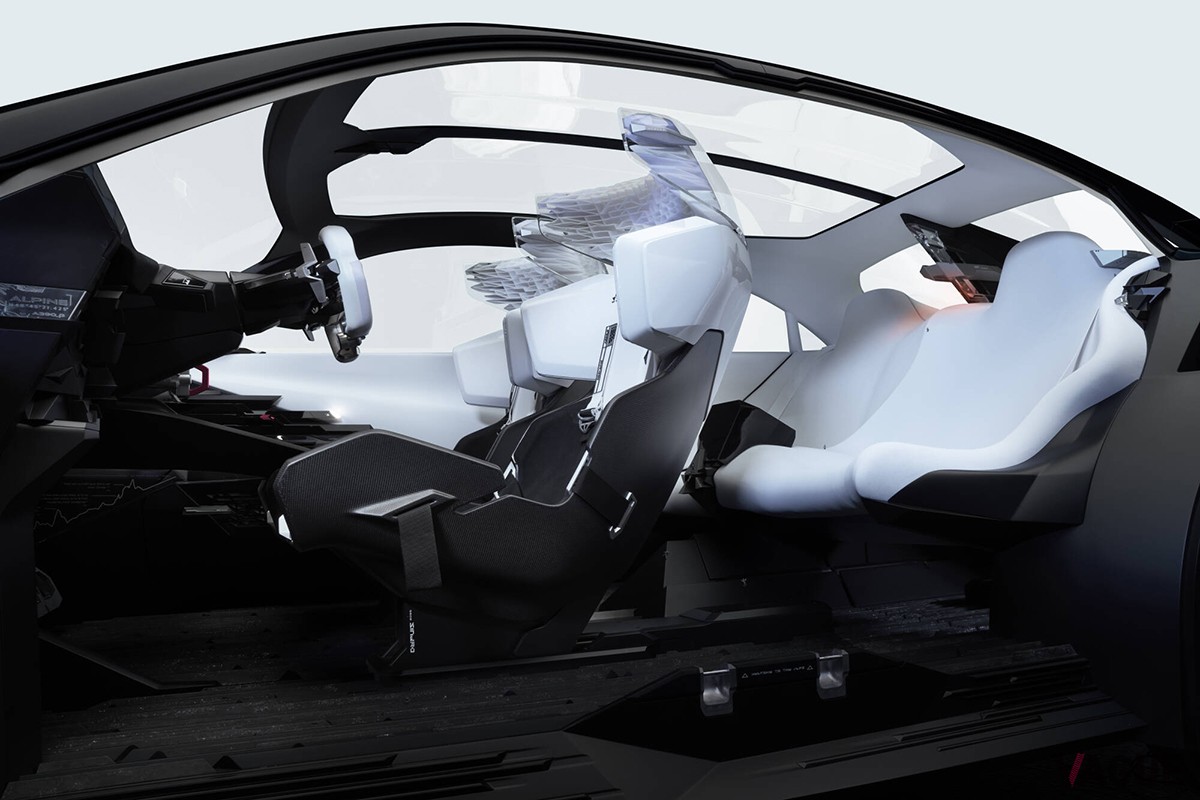 世界初公開されたアルピーヌのコンセプトカー、新型「A390ベータ」のインテリア