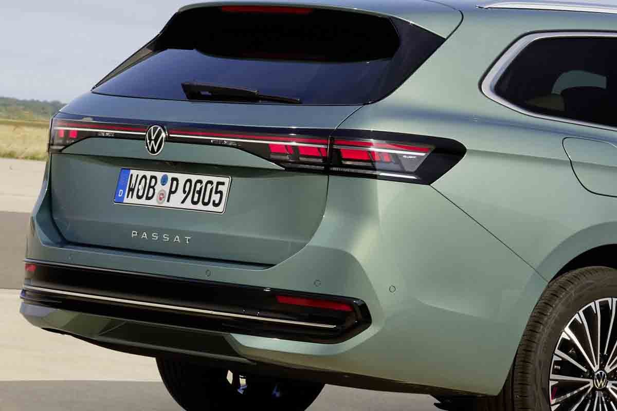 VW新型「パサート」
