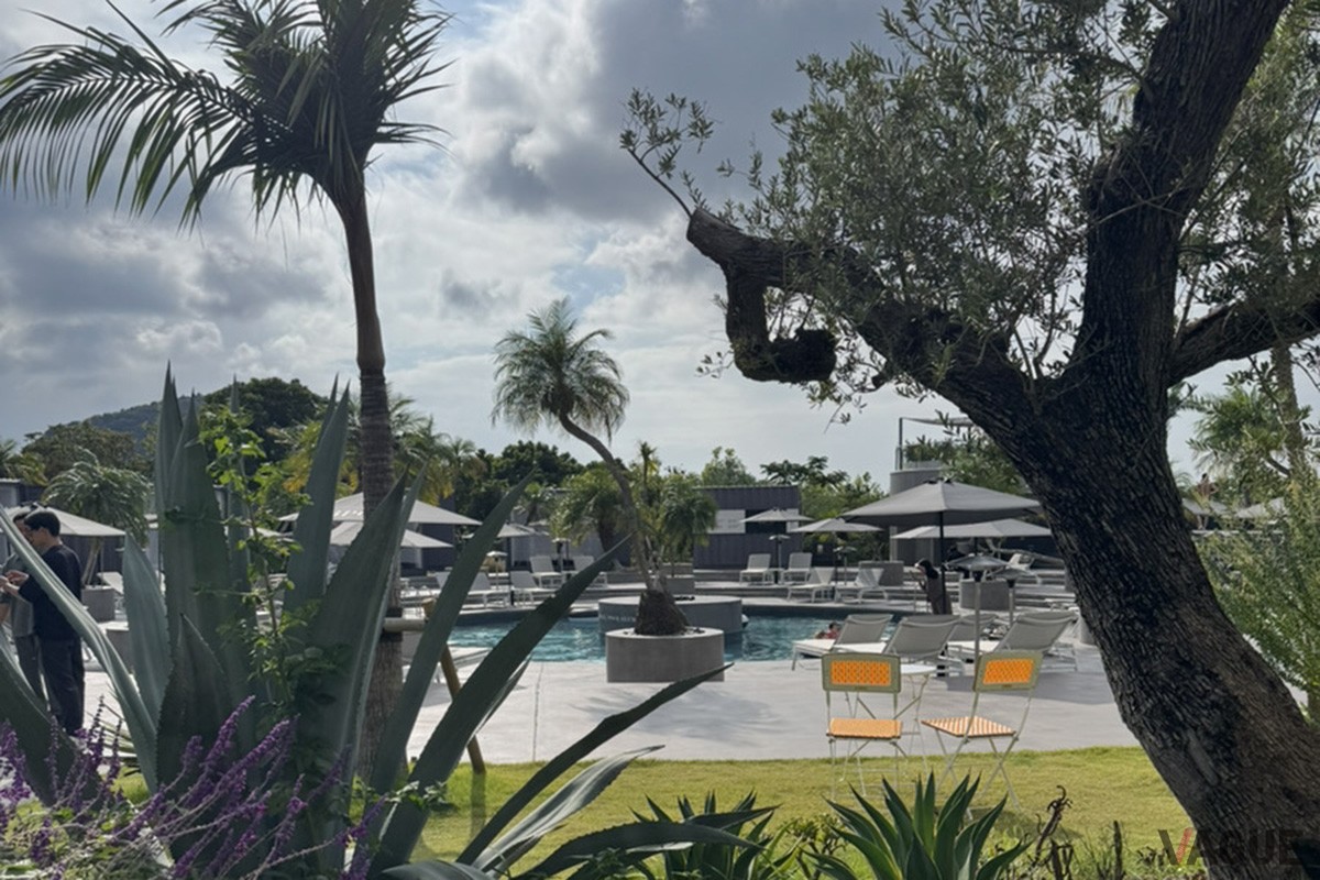 BOTANICAL POOL CLUB