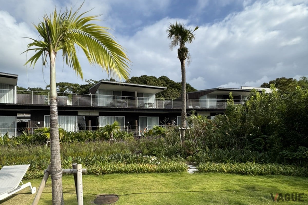 BOTANICAL POOL CLUB