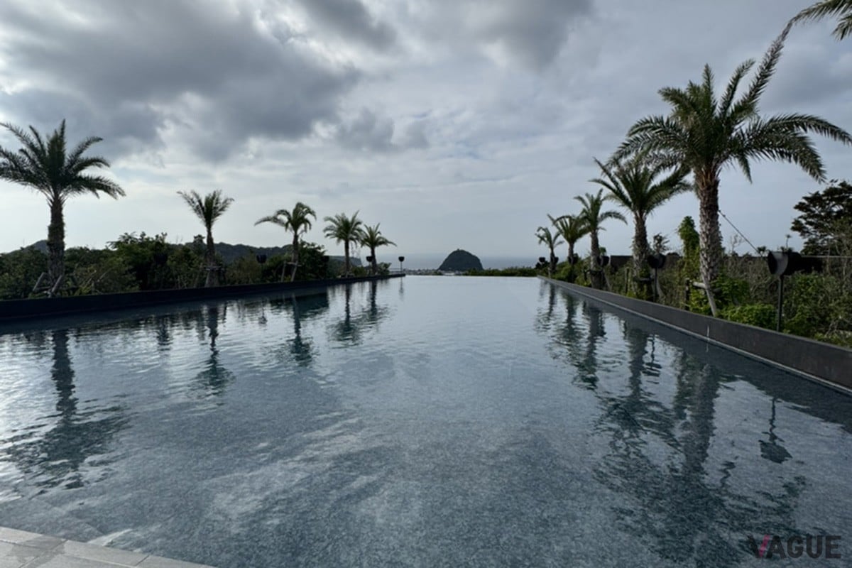 BOTANICAL POOL CLUB