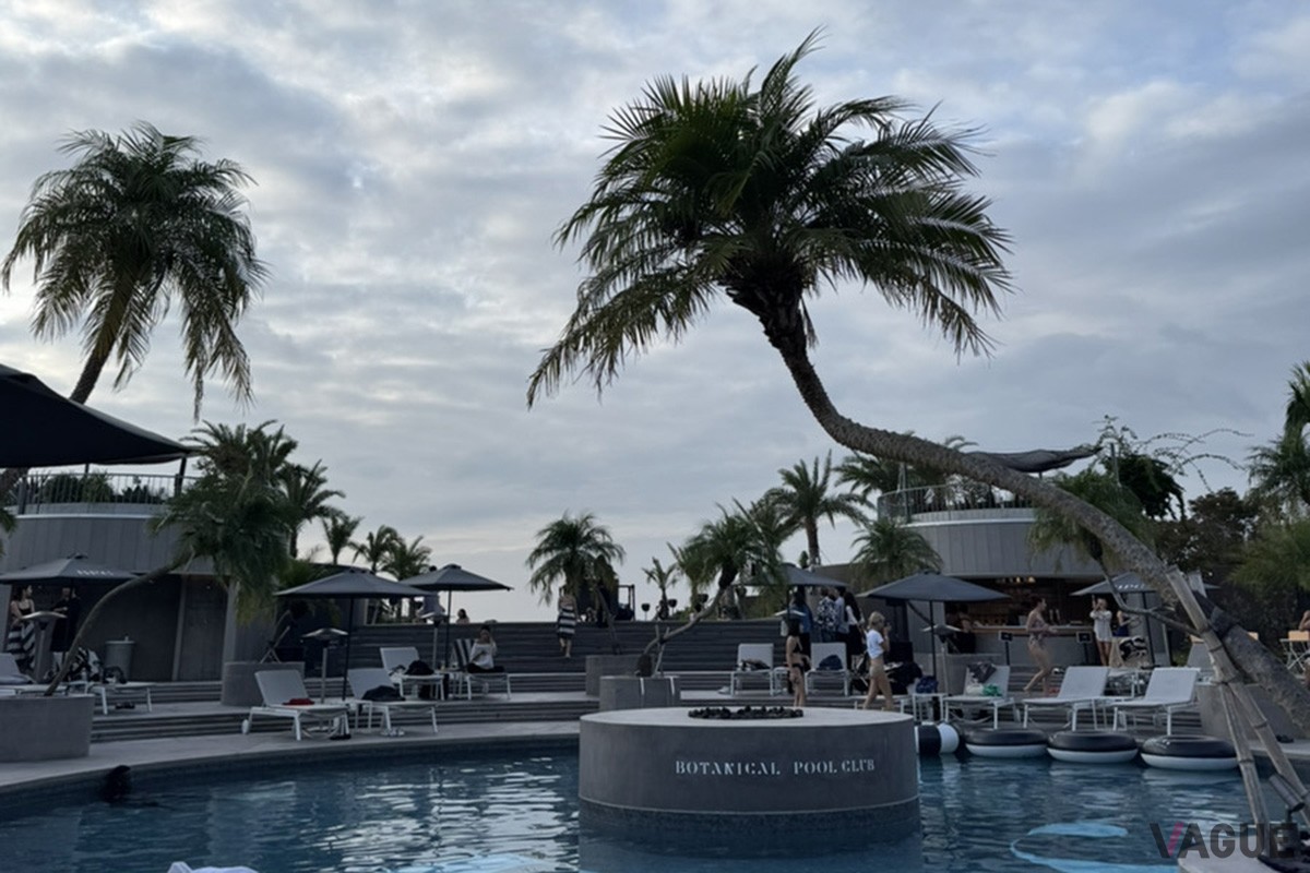 BOTANICAL POOL CLUB