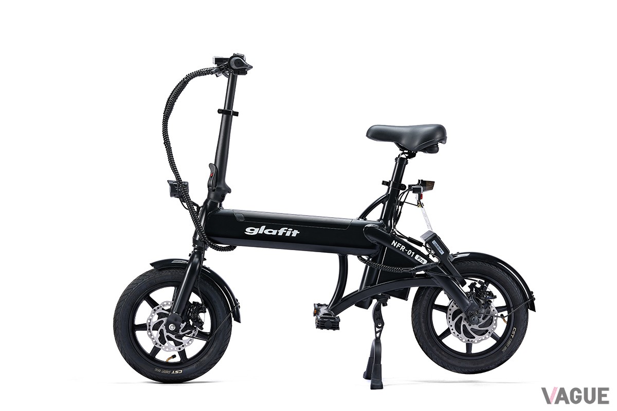 「glafit」の電動サイクルの人気車種「NFR-01 Pro」。アクセルを捻れば20km/hで車道や自転車道などを走行できる