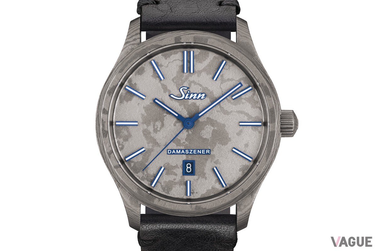 ブラックのヴィンテ ージルックカウレザーストラップ装着時の姿