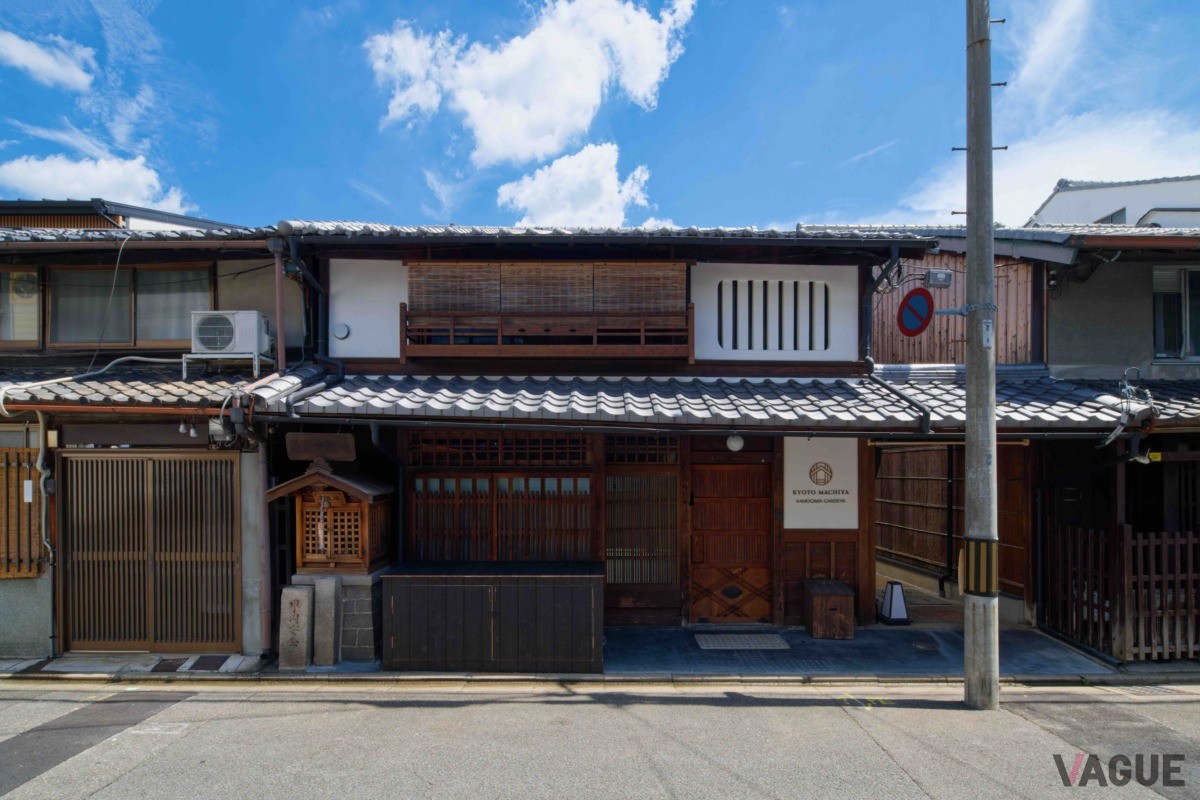 文化的にも価値のある京町家を残すために、宿を中心とした施設へリノベーションして京町家を次世代に残す