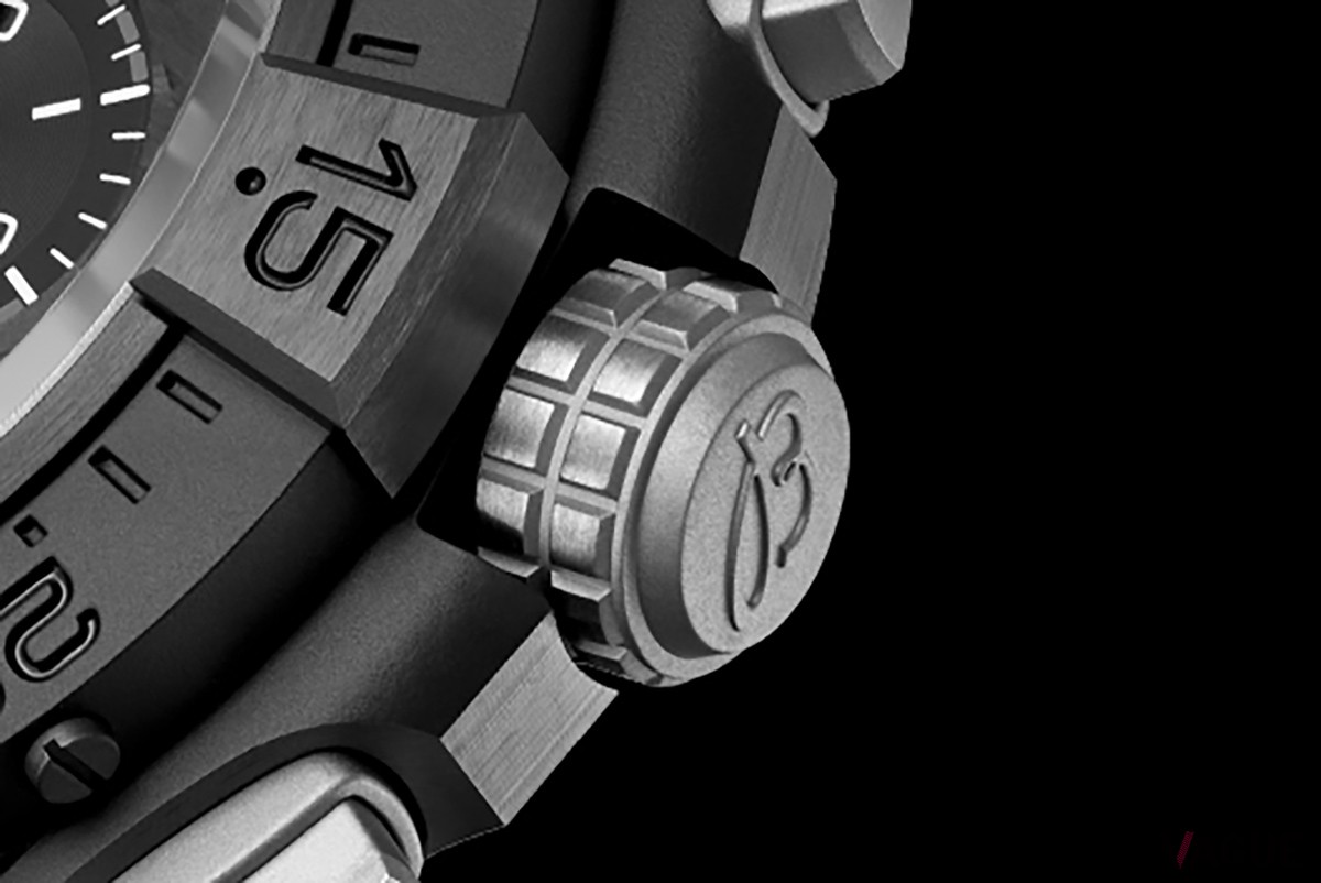 完全にブラックで統一されたステルス感あふれるデザインが特徴的な、日本先行発売の「アベンジャー B01 クロノグラフ 42 ナイトミッション」ニューバージョン