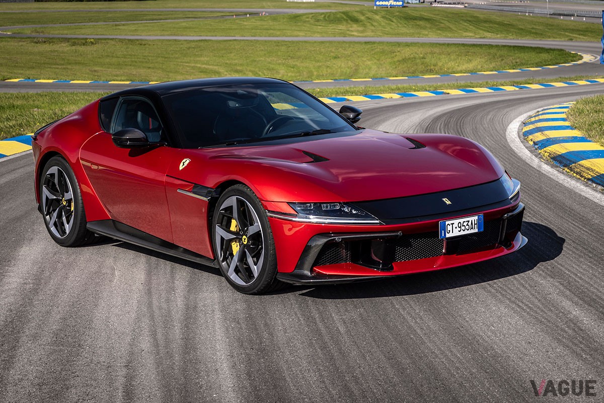 フェラーリ「ドーディチ チリンドリ」