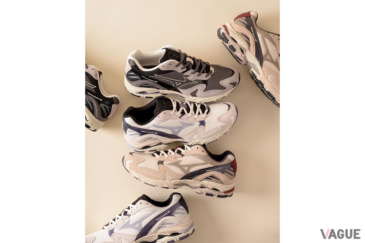 ダイナミックなクッション性、安定性、エネルギー リターンといった「ウエーブライダー10」の高い機能性はそのまま継承